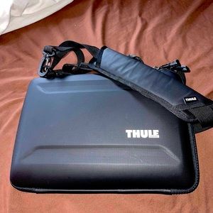 Thule MacBook Pro case